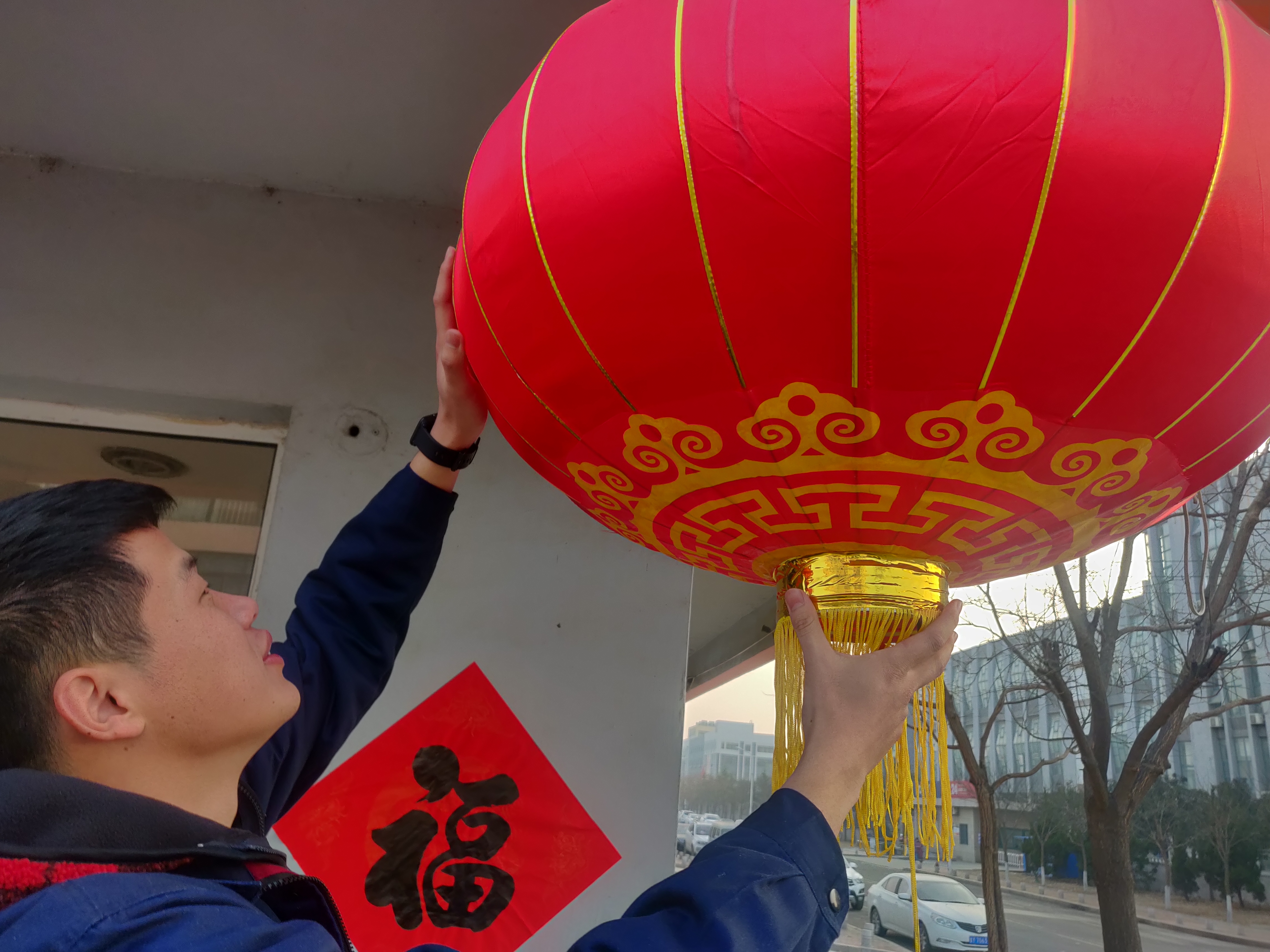 掛燈籠，貼春聯(lián)，過了小年就是年